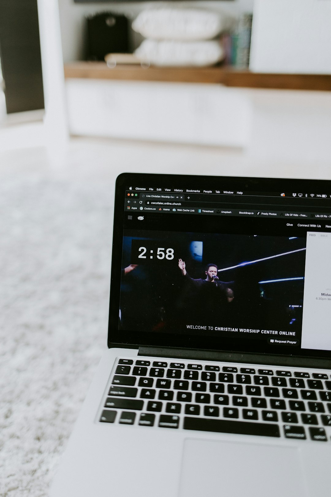 online church macbook laptop